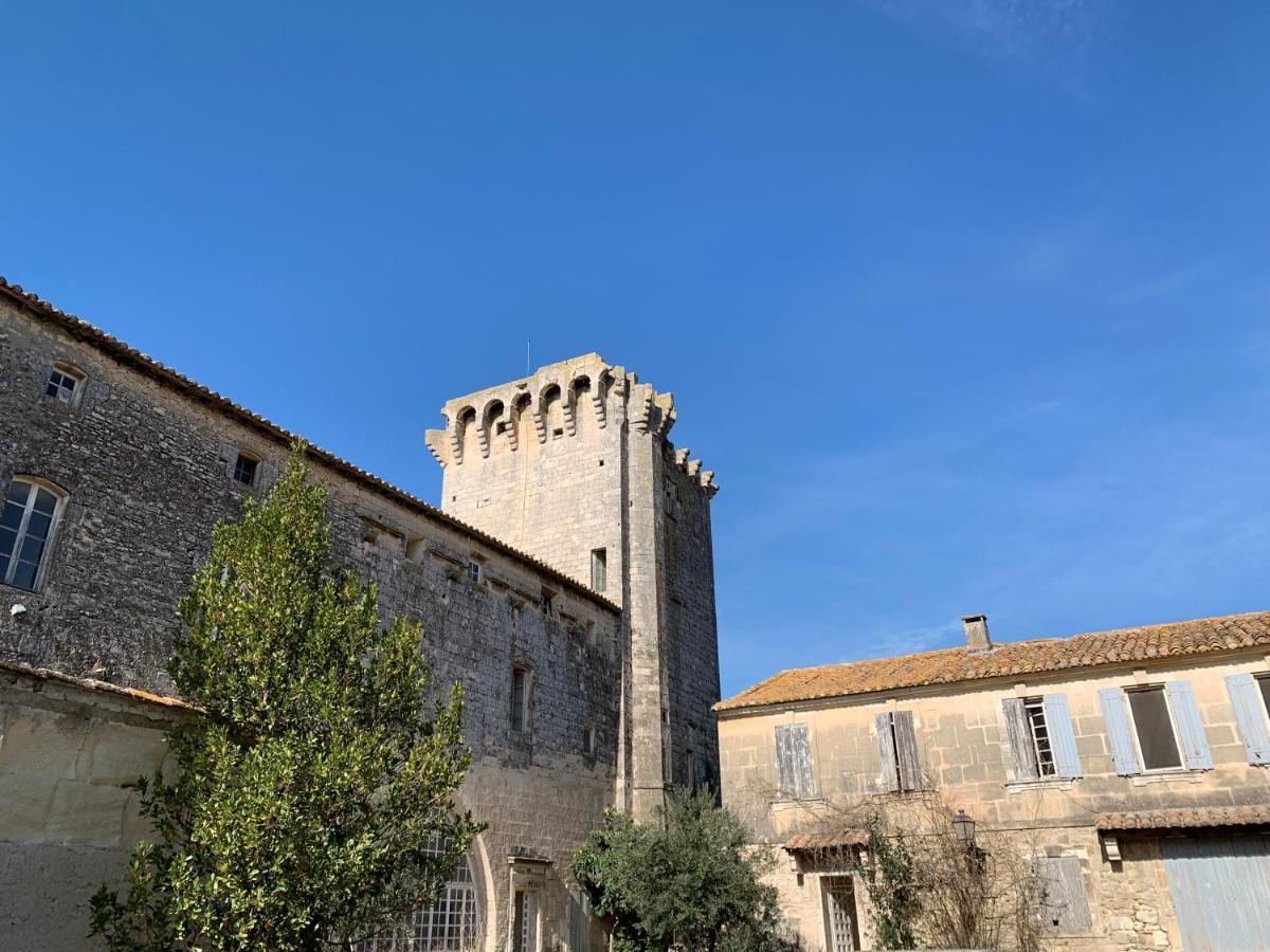 Gite De La Tour Des Abbes Fontvieille Eksteriør bilde