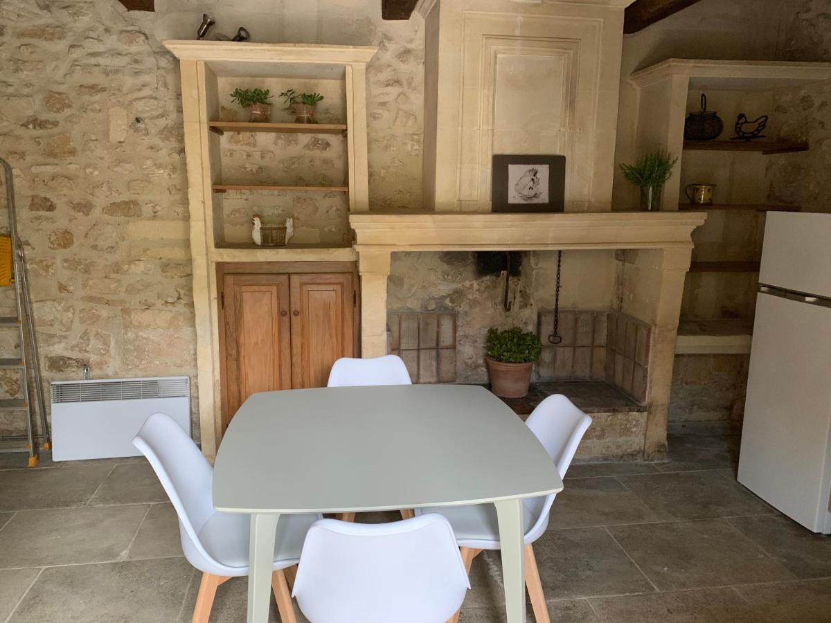 Gite De La Tour Des Abbes Fontvieille Eksteriør bilde